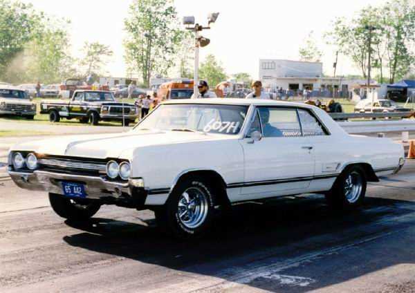 Detroit Dragway - Olds 442 From Joe Vlk